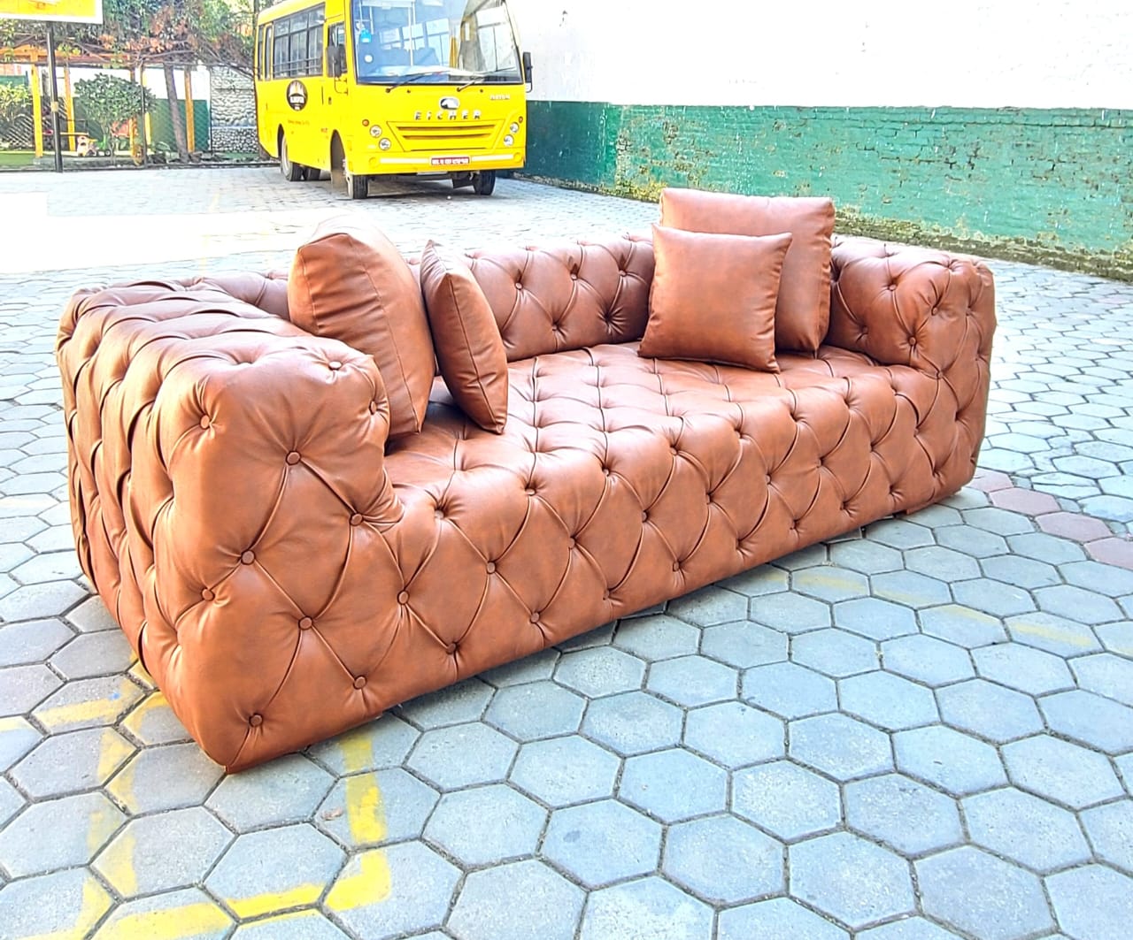 Sherchan Couch